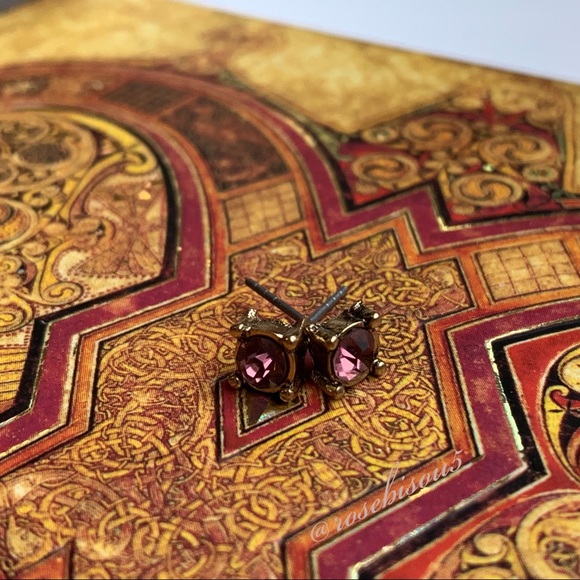 💋🆕Gold + Brilliant Simulated Amethyst Studs - Picture 2 of 6